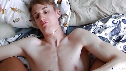 Mature woman fucking by two guys