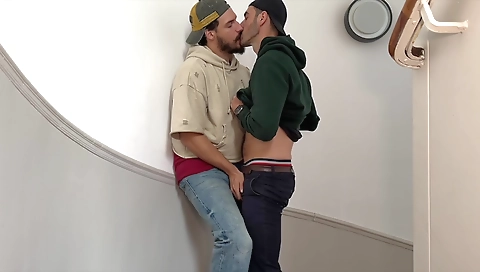 Sexy chick gets banged by a hornyd